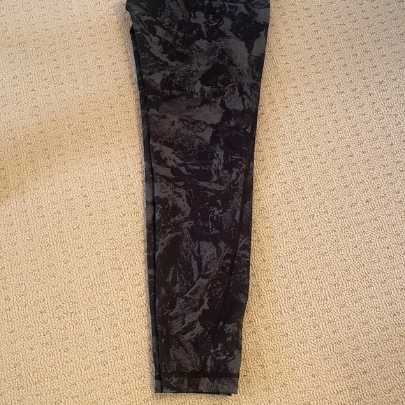 LOLË Legging in perfect condition. - Picture 3 of 3
